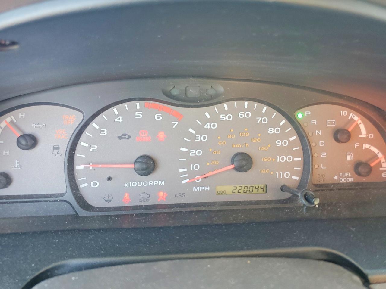 2001 TOYOTA SEQUOIA SR5 photo 9