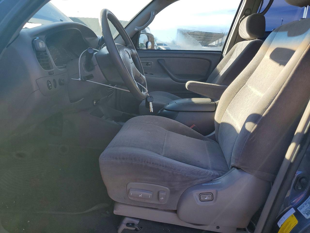 2001 TOYOTA SEQUOIA SR5 photo 7