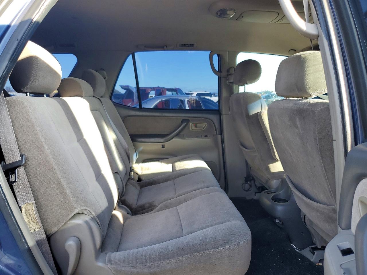 2001 TOYOTA SEQUOIA SR5 photo 11