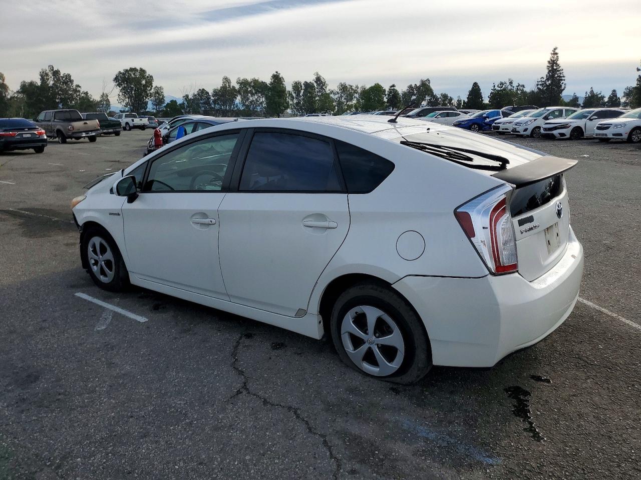 2013 TOYOTA PRIUS photo 2