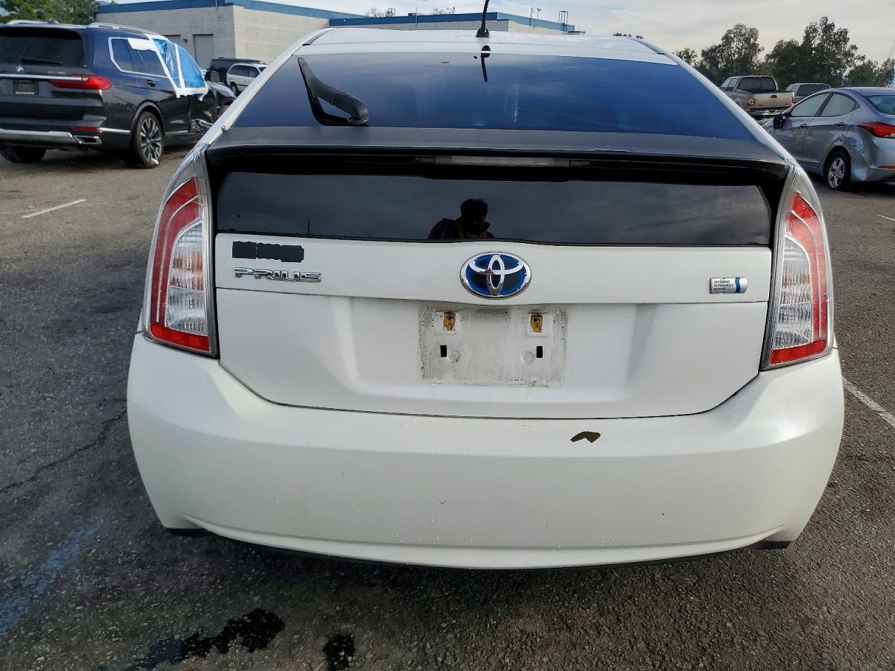 2013 TOYOTA PRIUS photo 6