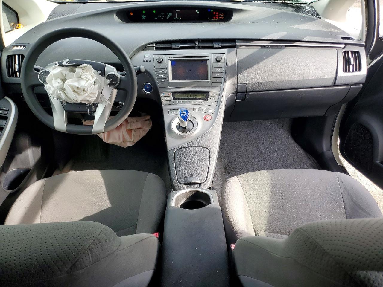 2013 TOYOTA PRIUS photo 8