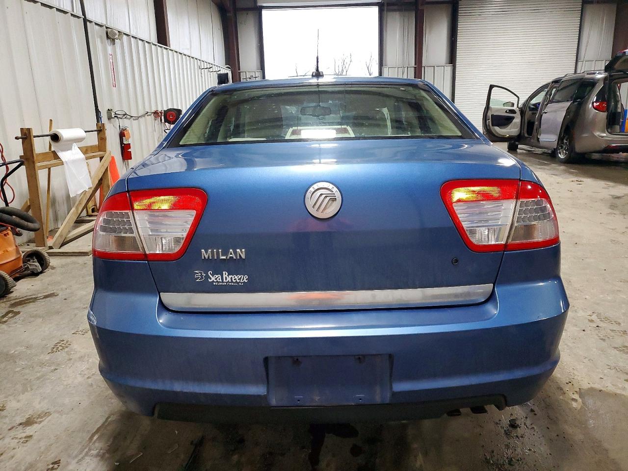2009 MERCURY MILAN photo 6