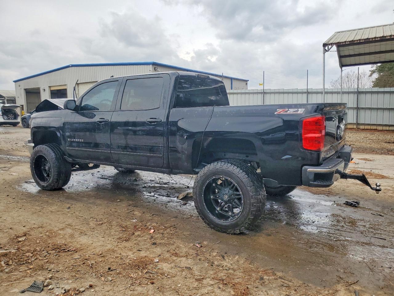 2015 CHEVROLET SILVERADO C1500 LT photo 2
