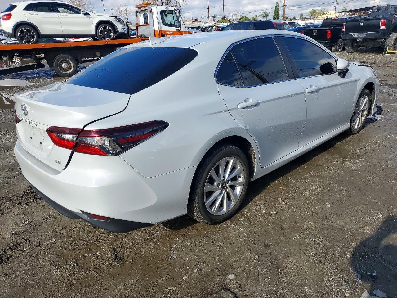 2024 TOYOTA CAMRY LE photo 3