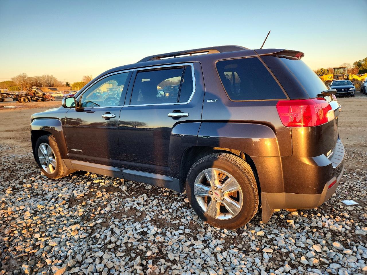 2015 GMC TERRAIN SLT photo 2
