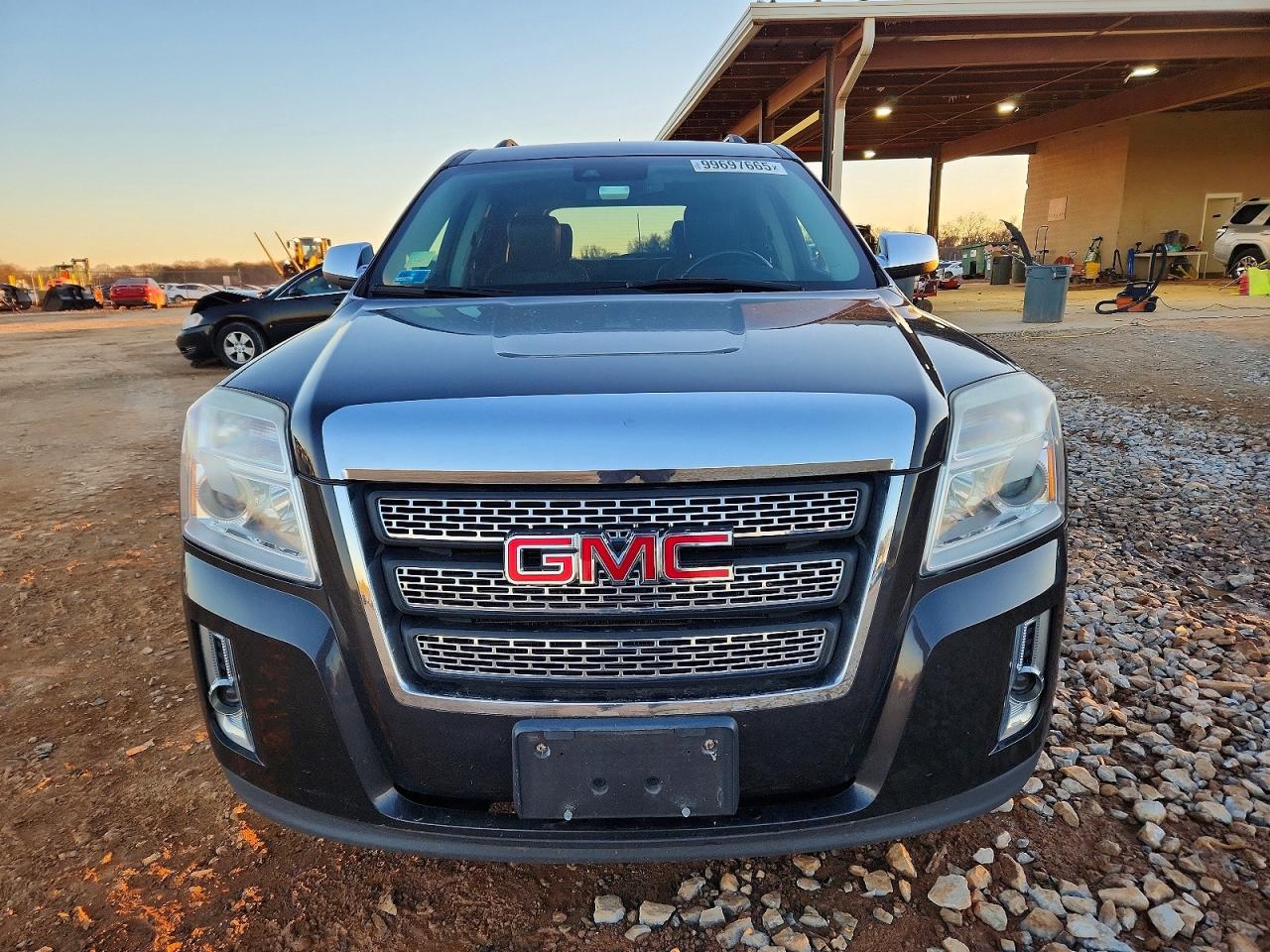 2015 GMC TERRAIN SLT photo 5