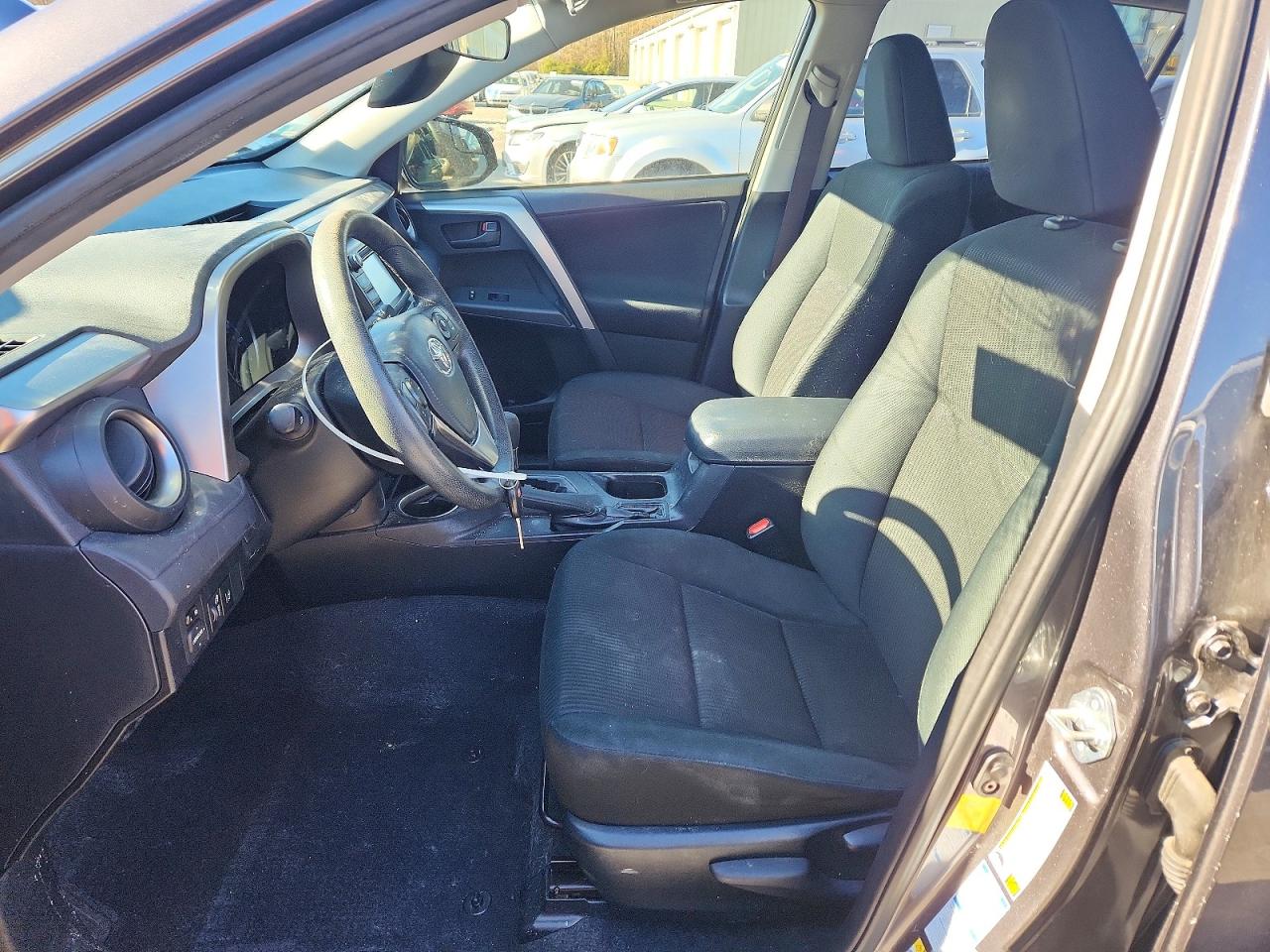 2018 TOYOTA RAV4 LE photo 7