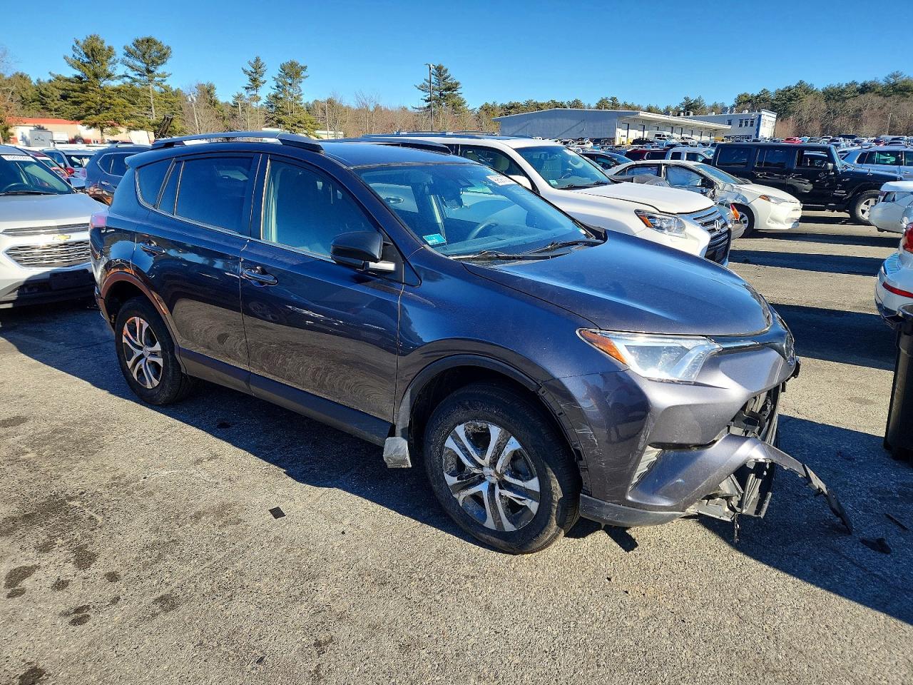 2018 TOYOTA RAV4 LE photo 4
