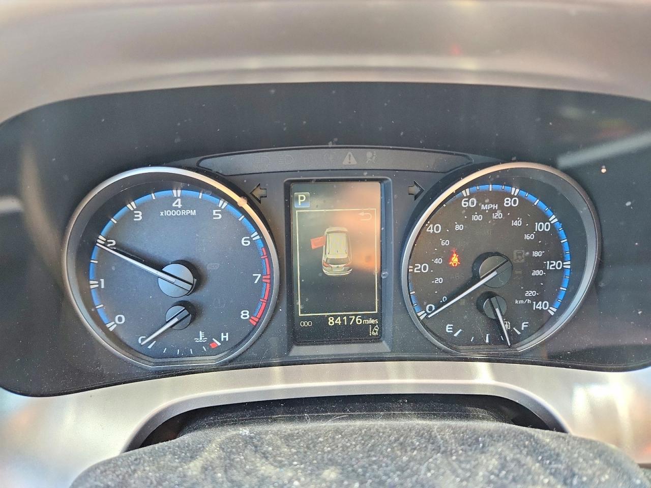 2018 TOYOTA RAV4 LE photo 9