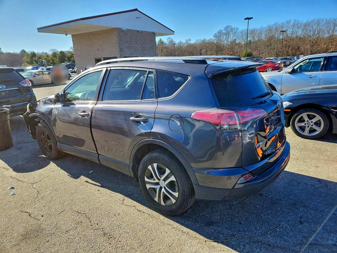 2018 TOYOTA RAV4 LE photo 2