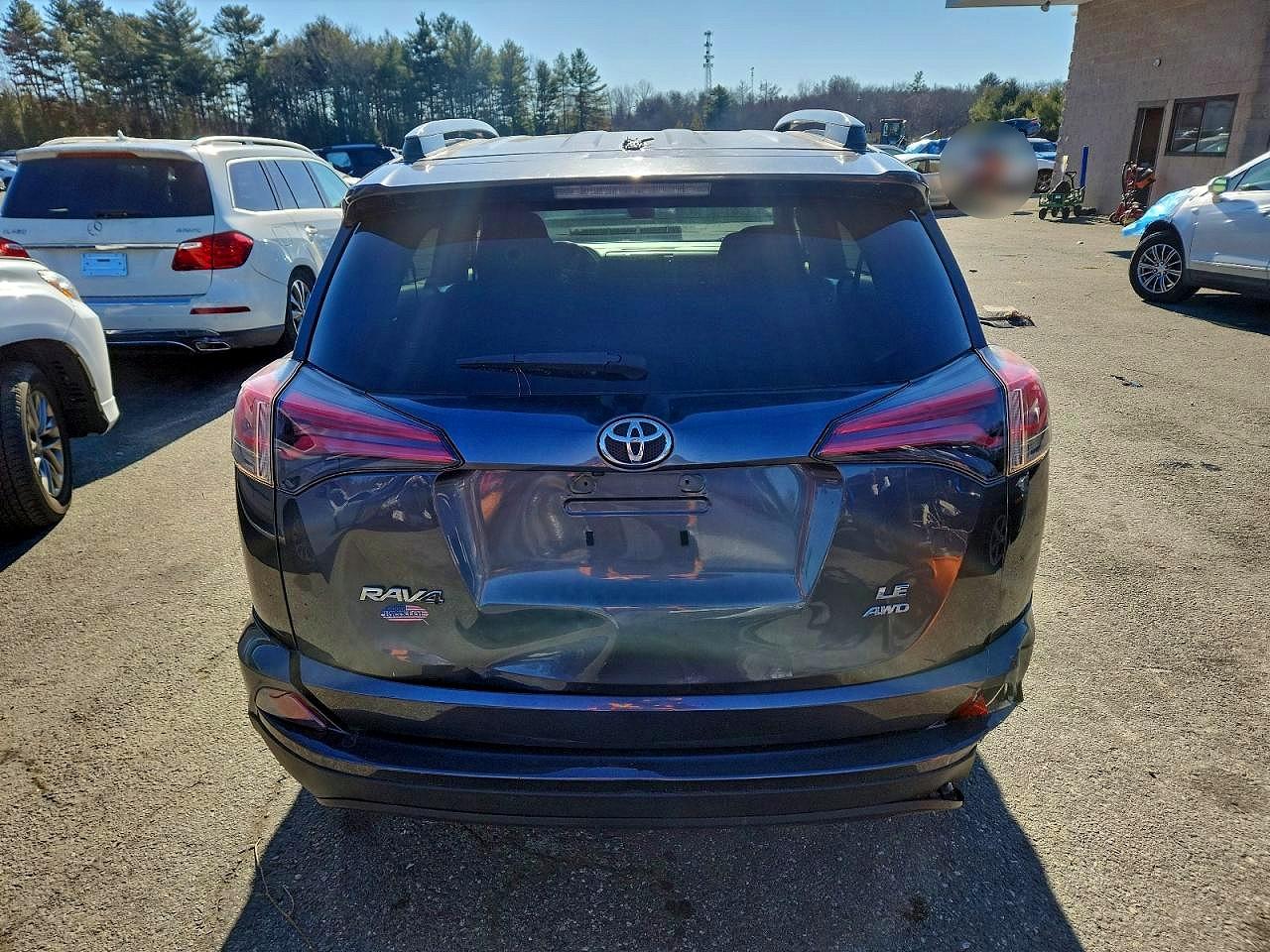 2018 TOYOTA RAV4 LE photo 6