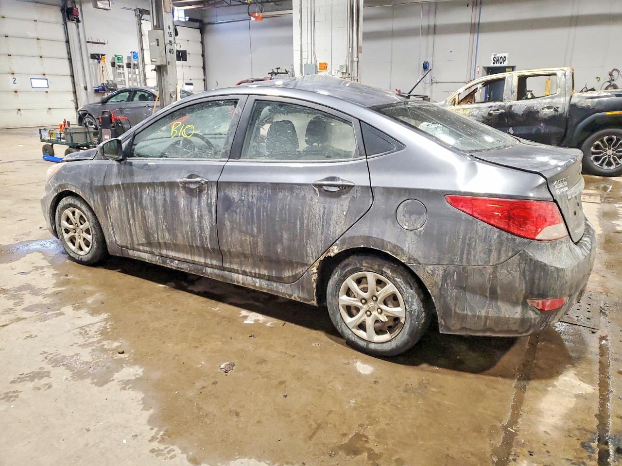2012 HYUNDAI ACCENT GLS photo 2