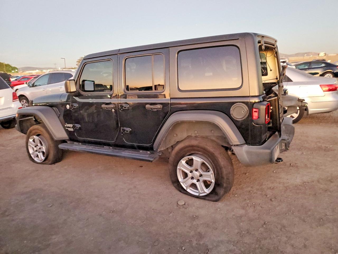 2018 JEEP WRANGLER UNLIMITED SPORT photo 2