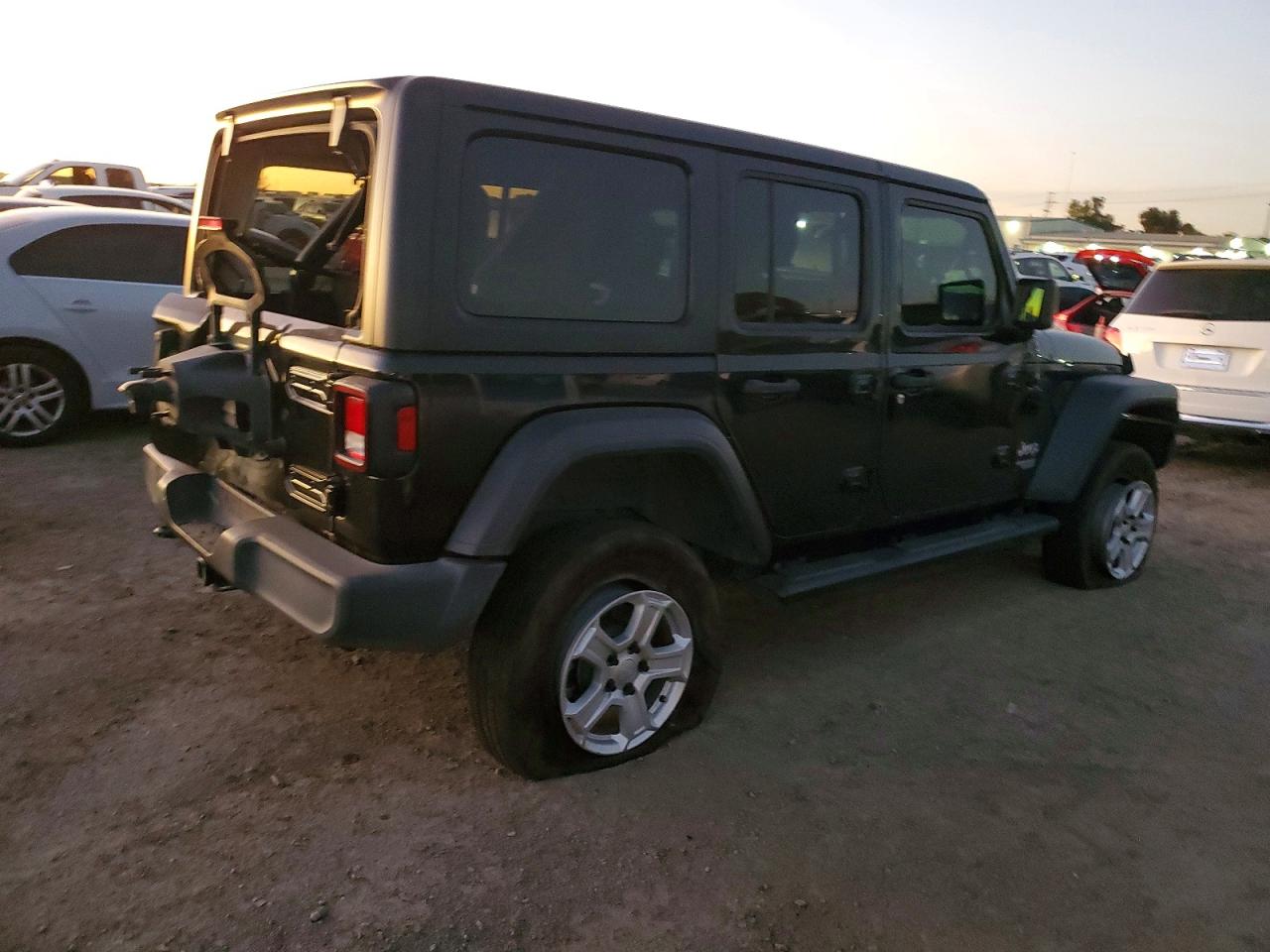 2018 JEEP WRANGLER UNLIMITED SPORT photo 3