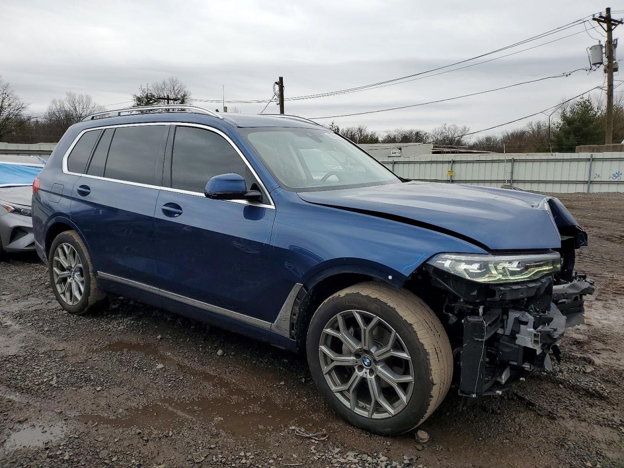 2022 BMW X7 XDRIVE40I photo 4