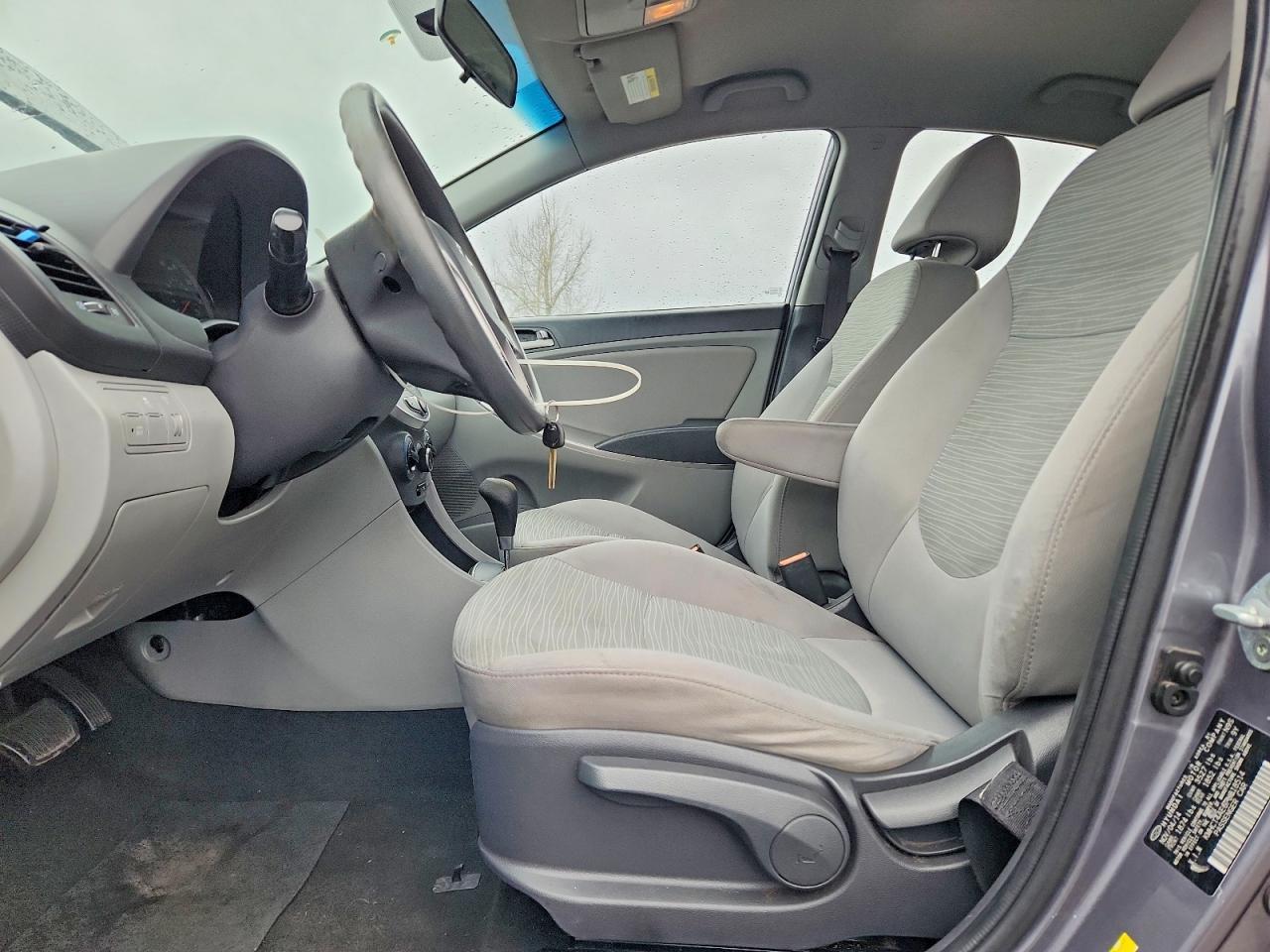 2015 HYUNDAI ACCENT GLS photo 7