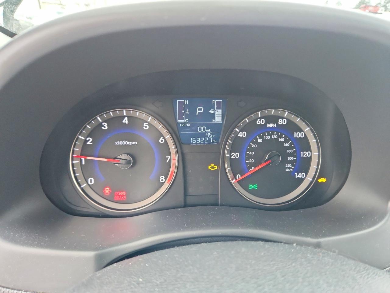 2015 HYUNDAI ACCENT GLS photo 9
