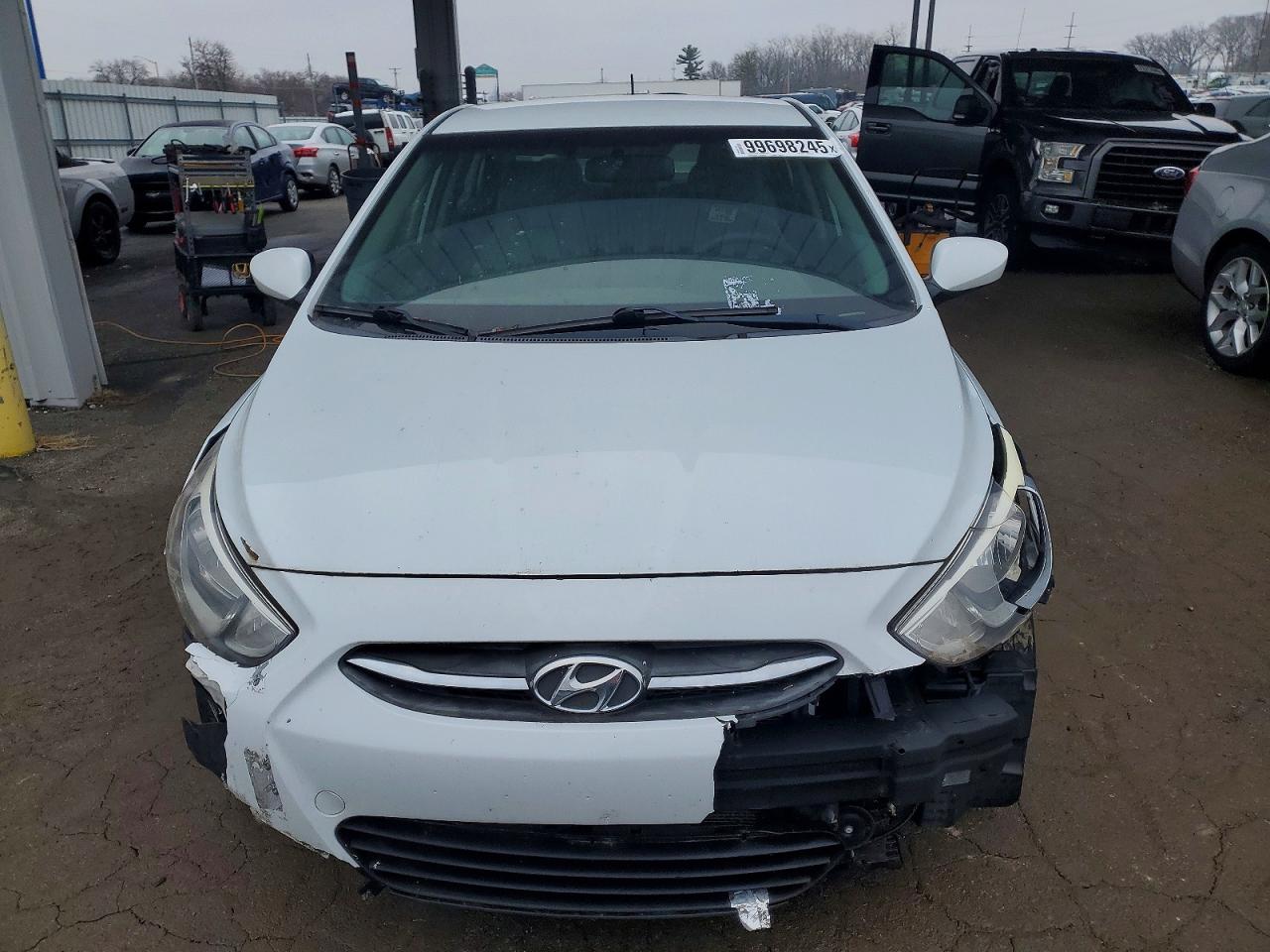 2017 HYUNDAI ACCENT SE photo 5
