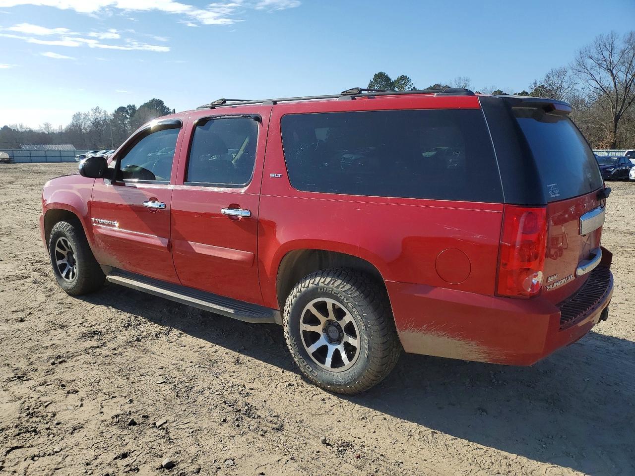 2008 GMC YUKON XL K1500 photo 2