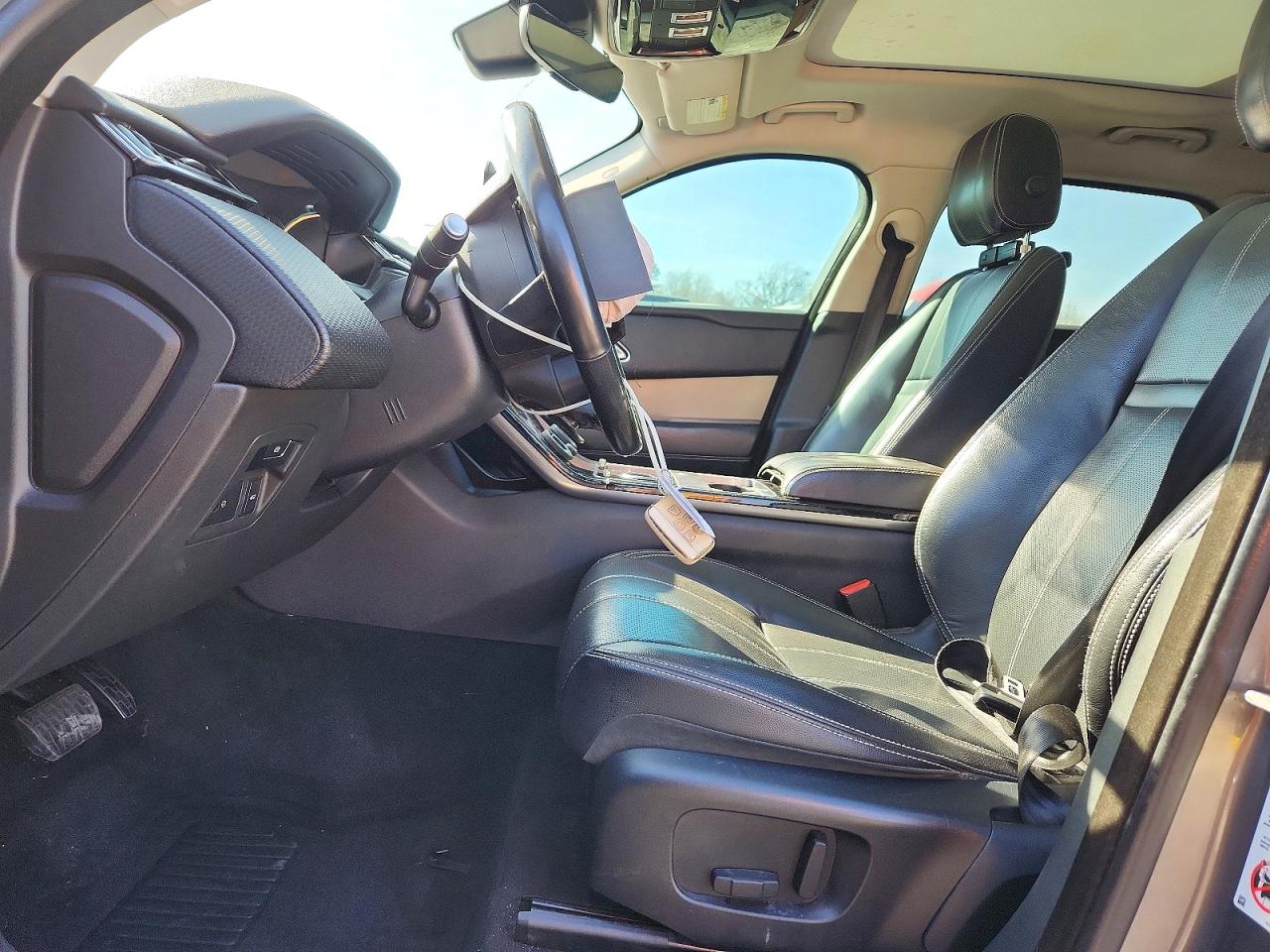 2018 LAND ROVER RANGE ROVER VELAR S photo 7