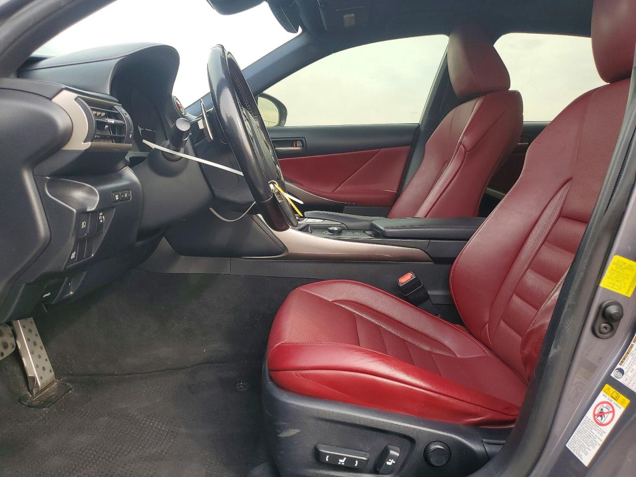 2017 LEXUS IS 200T photo 7