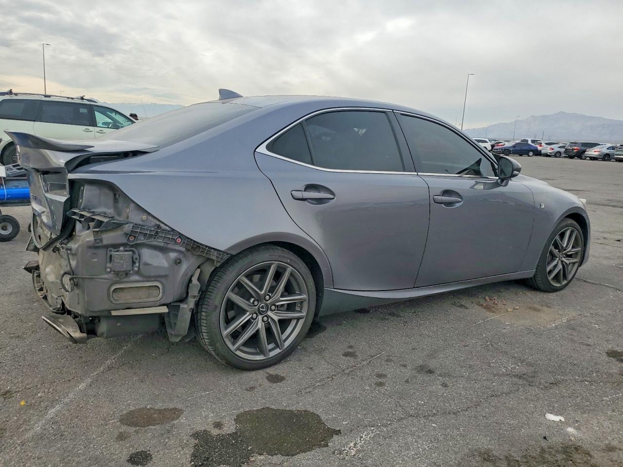2017 LEXUS IS 200T photo 3