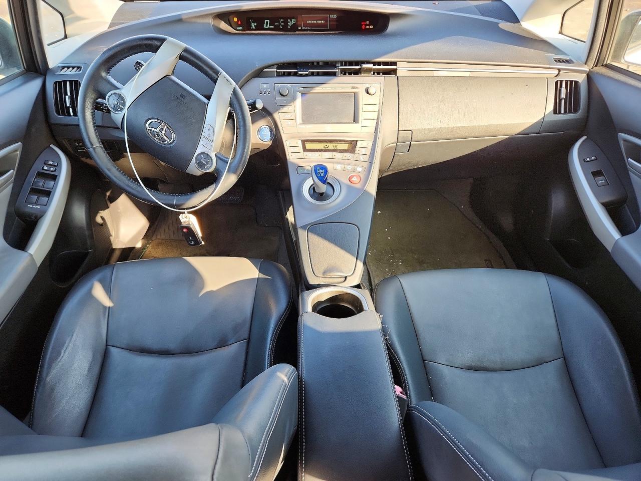 2012 TOYOTA PRIUS photo 8
