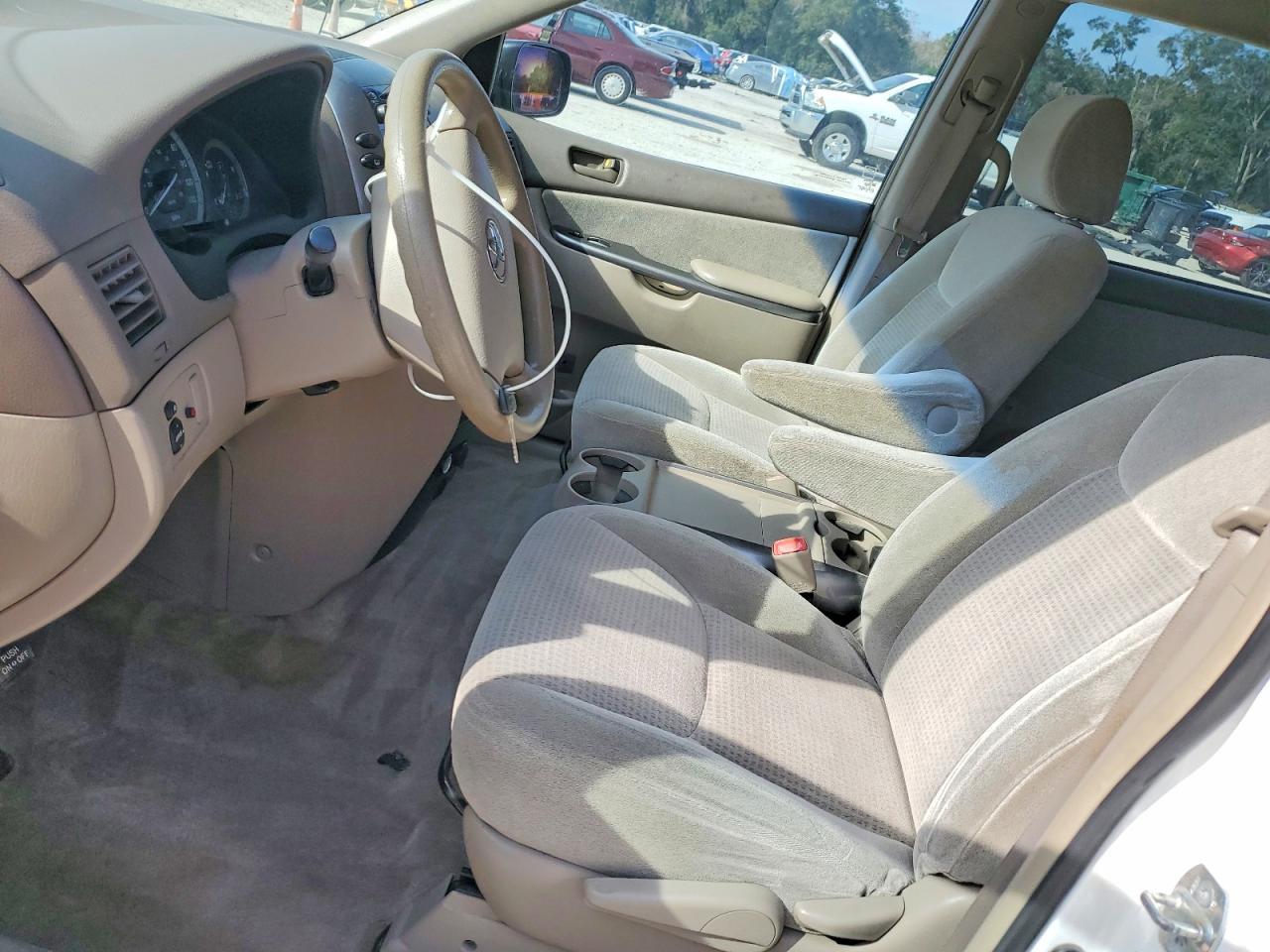 2007 TOYOTA SIENNA CE photo 7