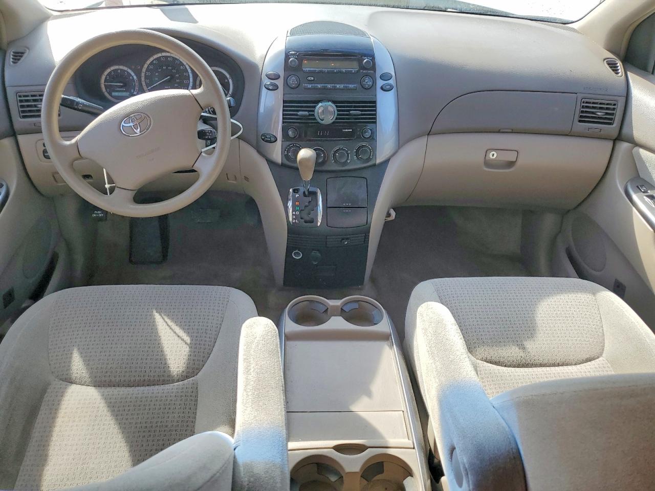 2007 TOYOTA SIENNA CE photo 8