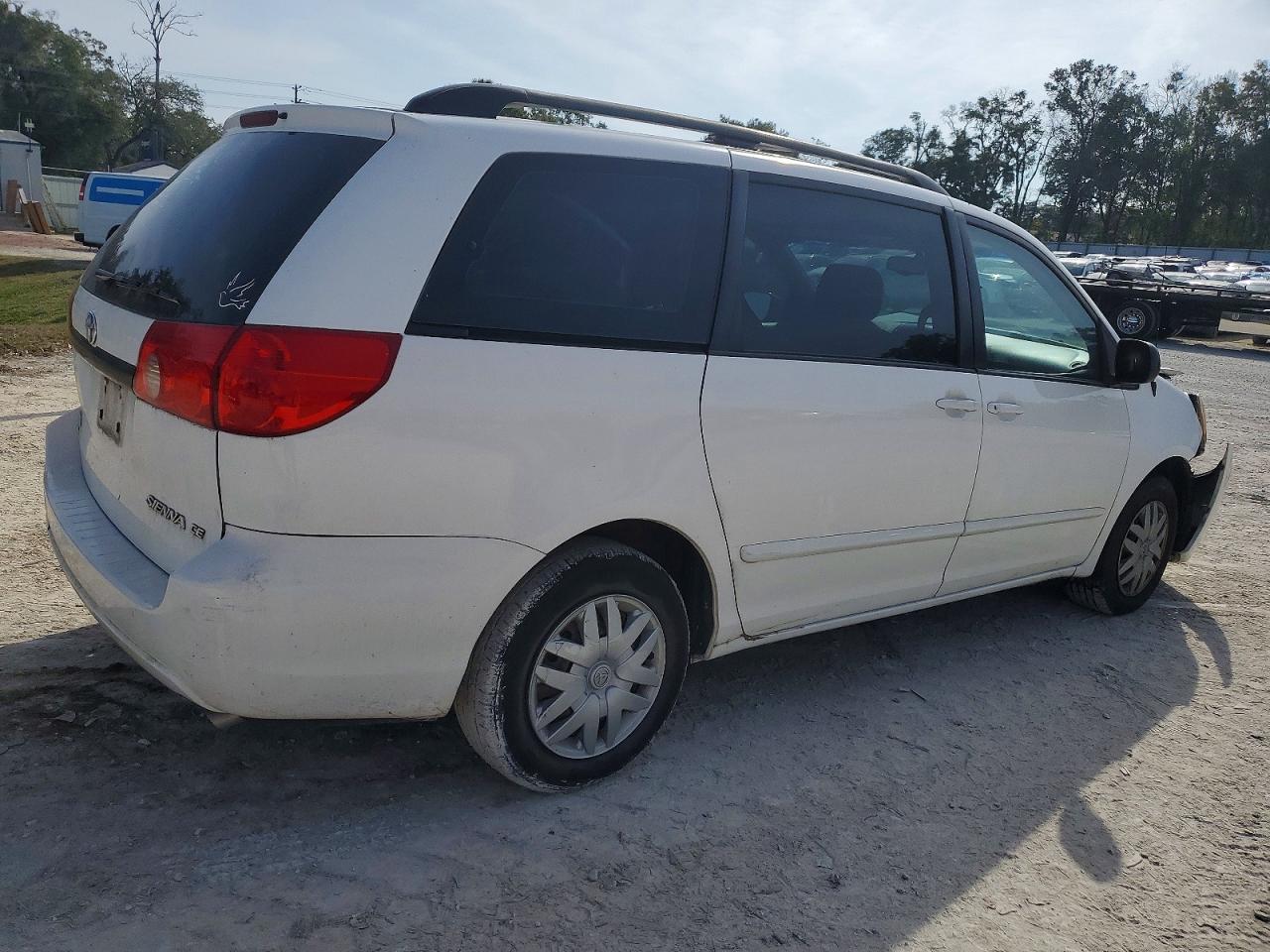 2007 TOYOTA SIENNA CE photo 3