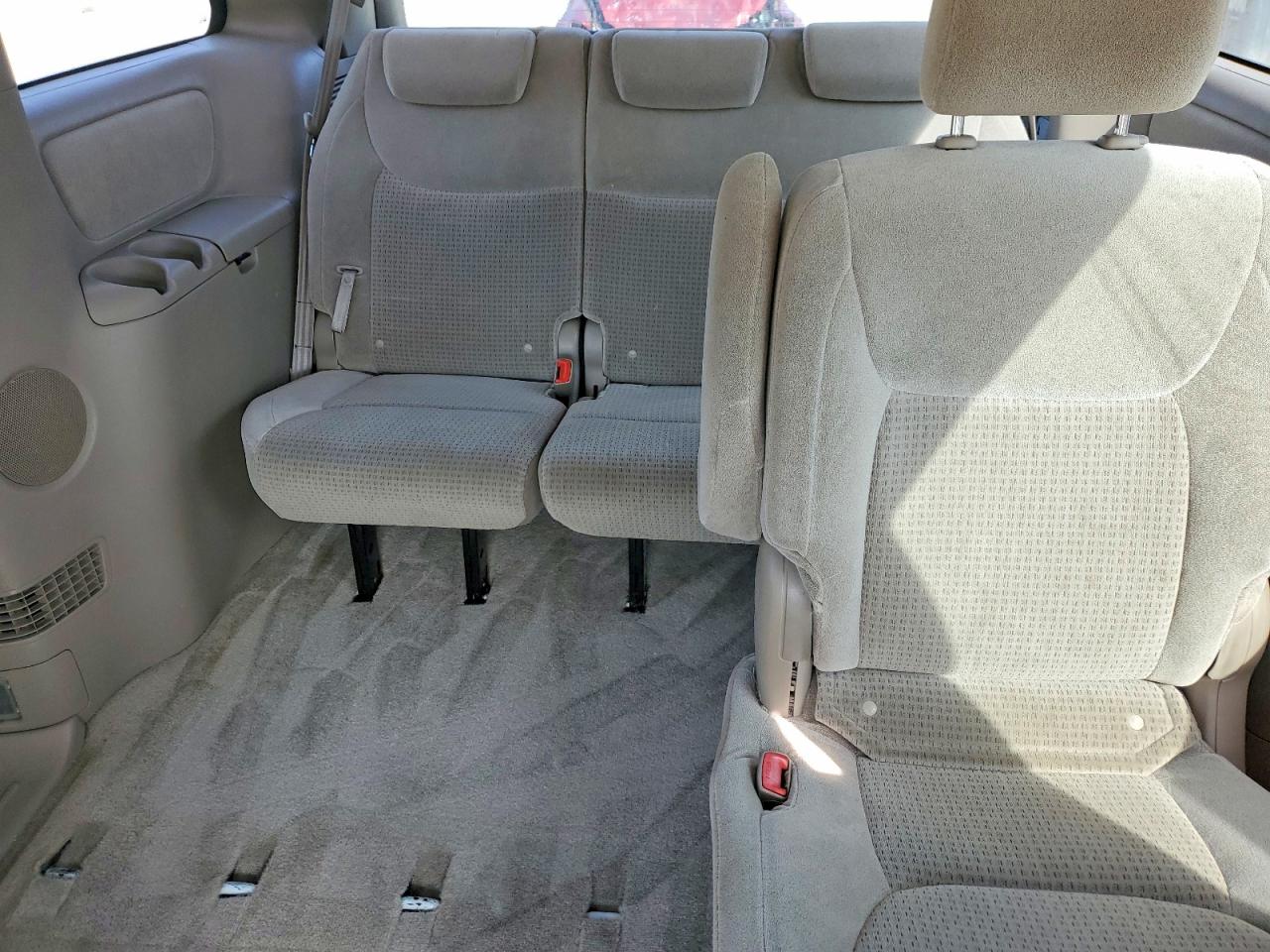2007 TOYOTA SIENNA CE photo 10