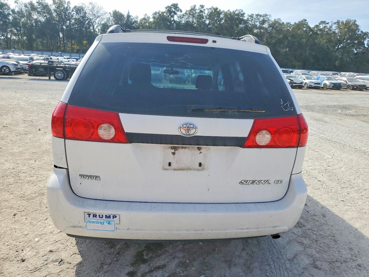 2007 TOYOTA SIENNA CE photo 6