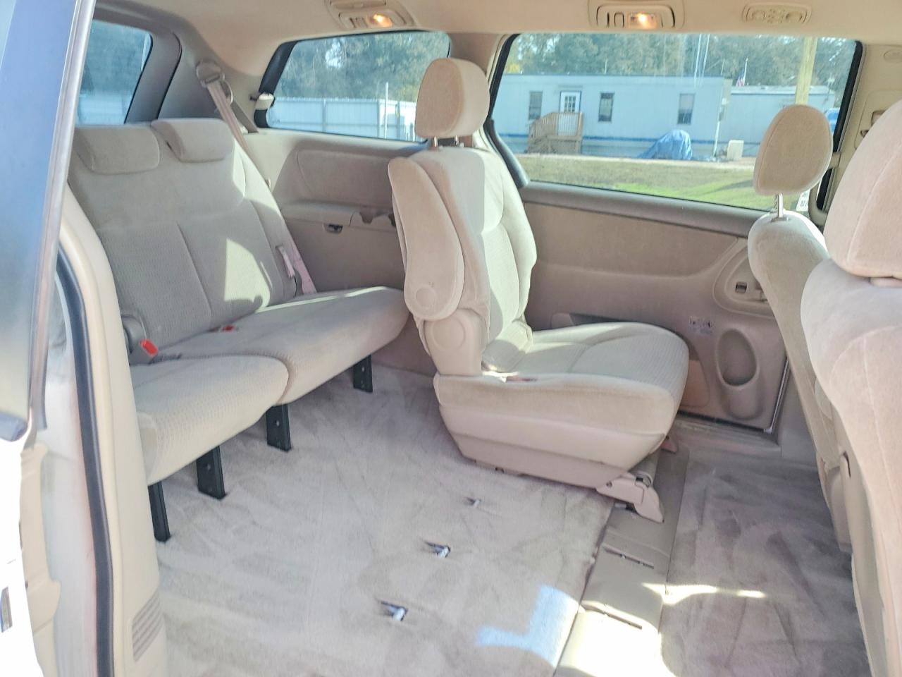 2007 TOYOTA SIENNA CE photo 11