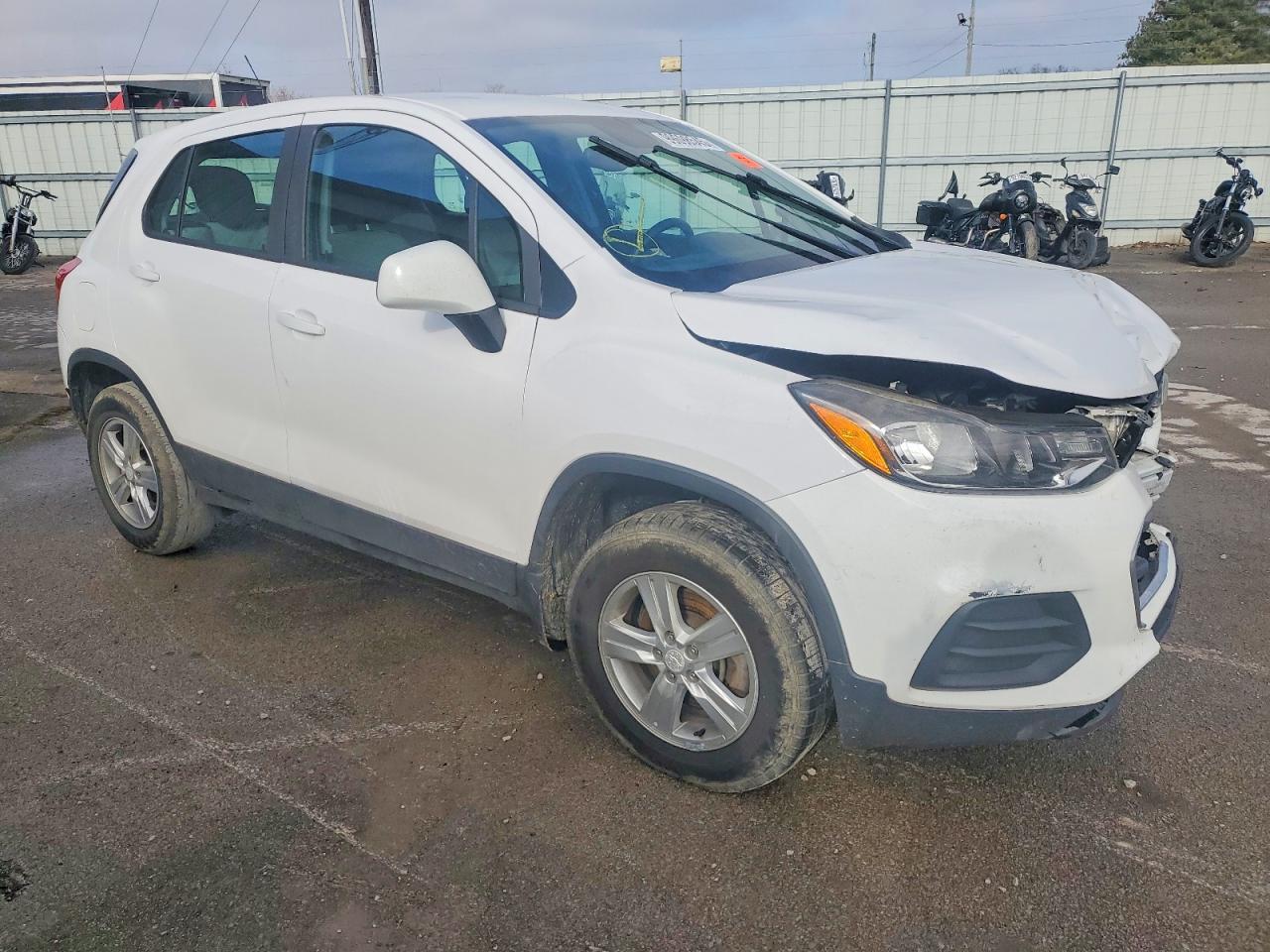 2018 CHEVROLET TRAX LS photo 4