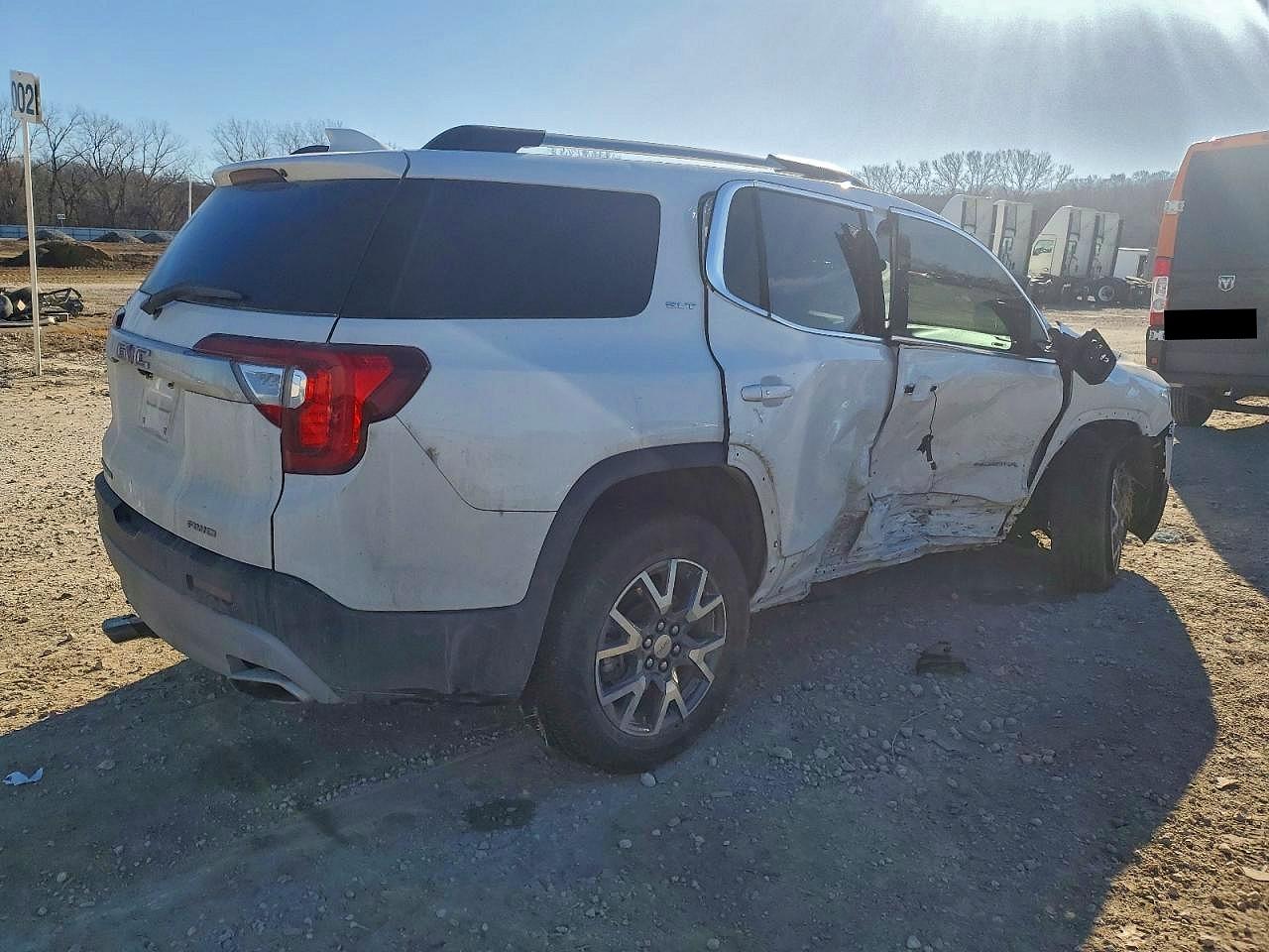 2023 GMC ACADIA AT4 AWD photo 3