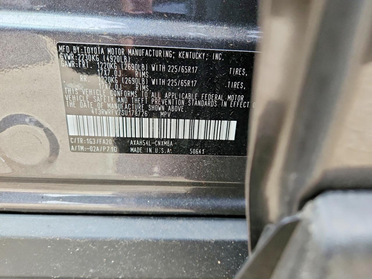 2025 TOYOTA RAV4 XLE photo 13