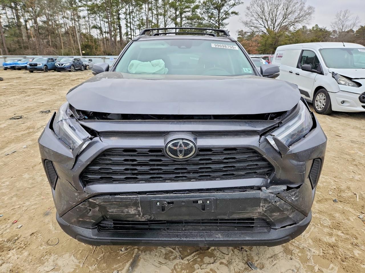 2025 TOYOTA RAV4 XLE photo 5