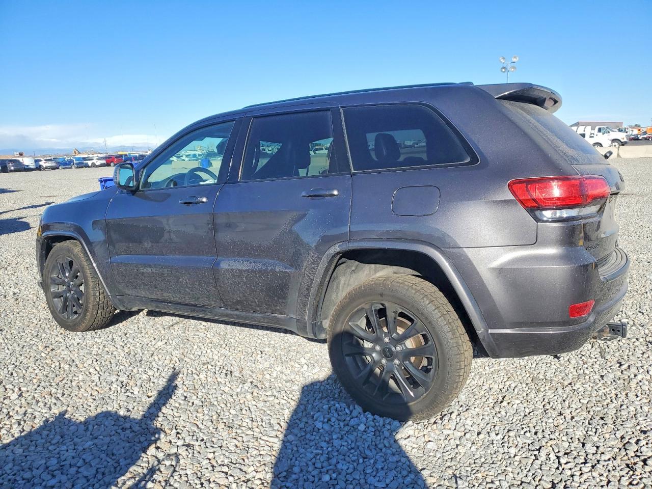 2019 JEEP GRAND CHEROKEE LAREDO photo 2