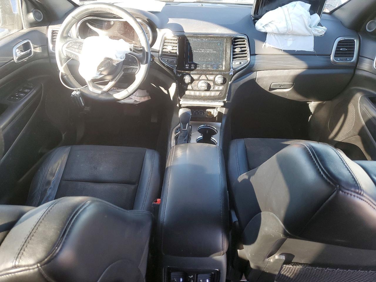 2019 JEEP GRAND CHEROKEE LAREDO photo 8