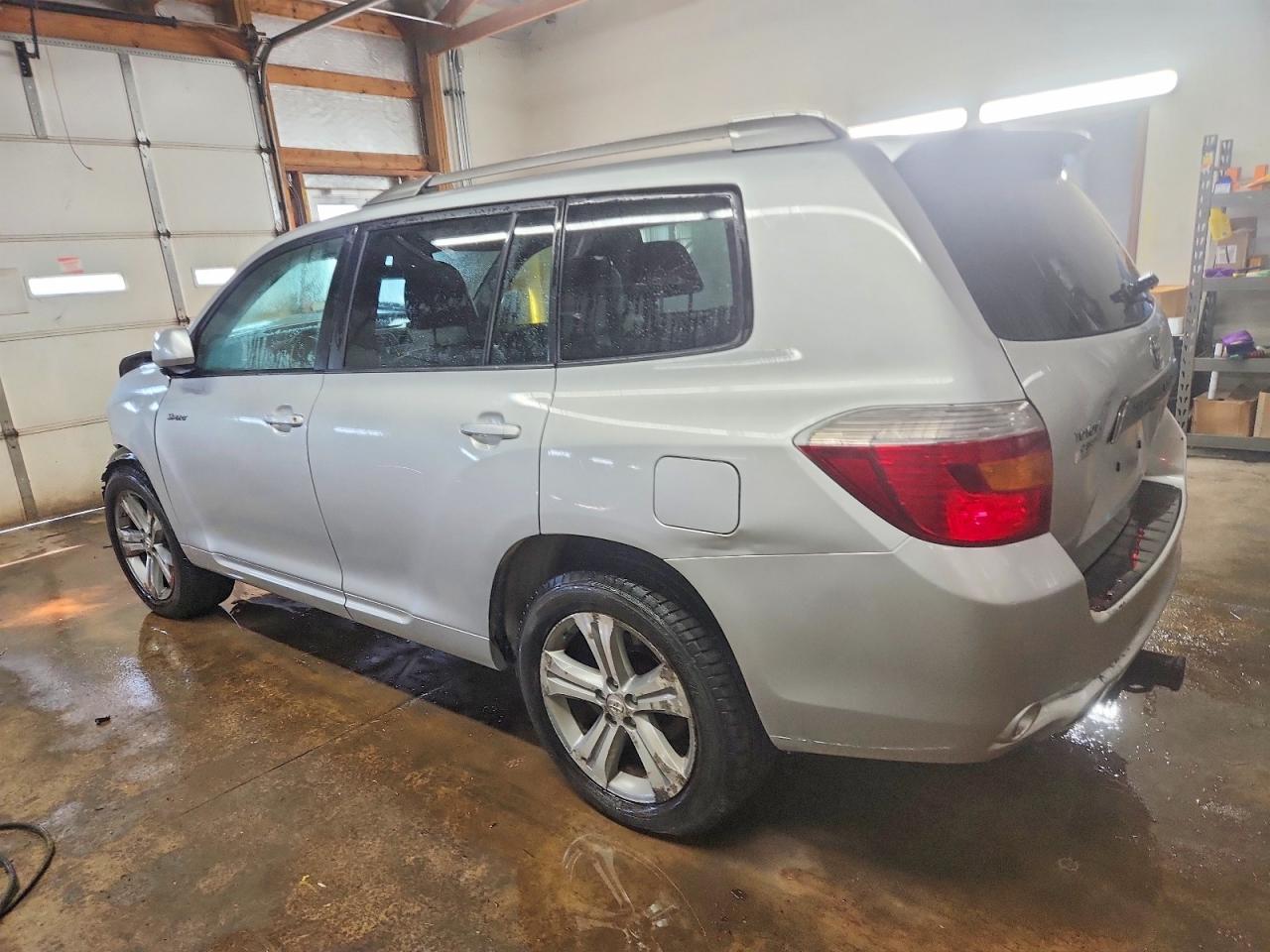 2008 TOYOTA HIGHLANDER SPORT photo 2