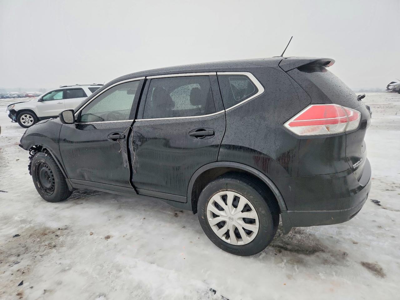 2016 NISSAN ROGUE S photo 2