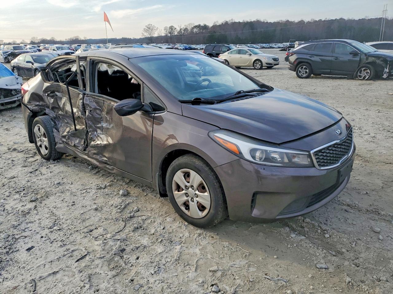 2017 KIA FORTE LX photo 4