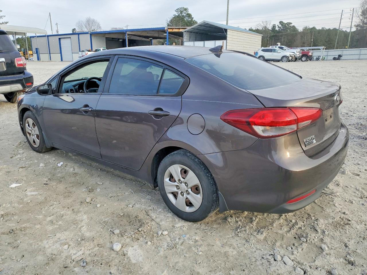 2017 KIA FORTE LX photo 2