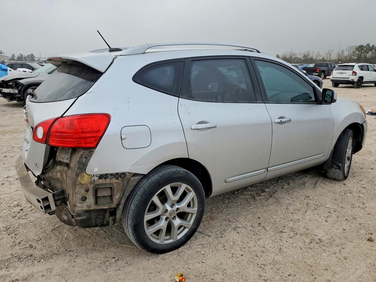 2011 NISSAN ROGUE S photo 3