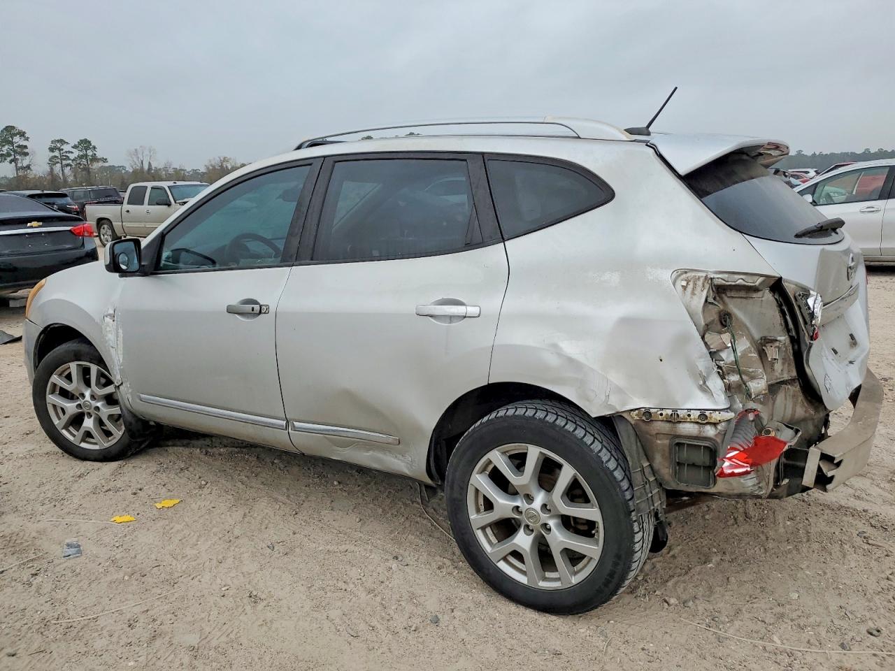 2011 NISSAN ROGUE S photo 2