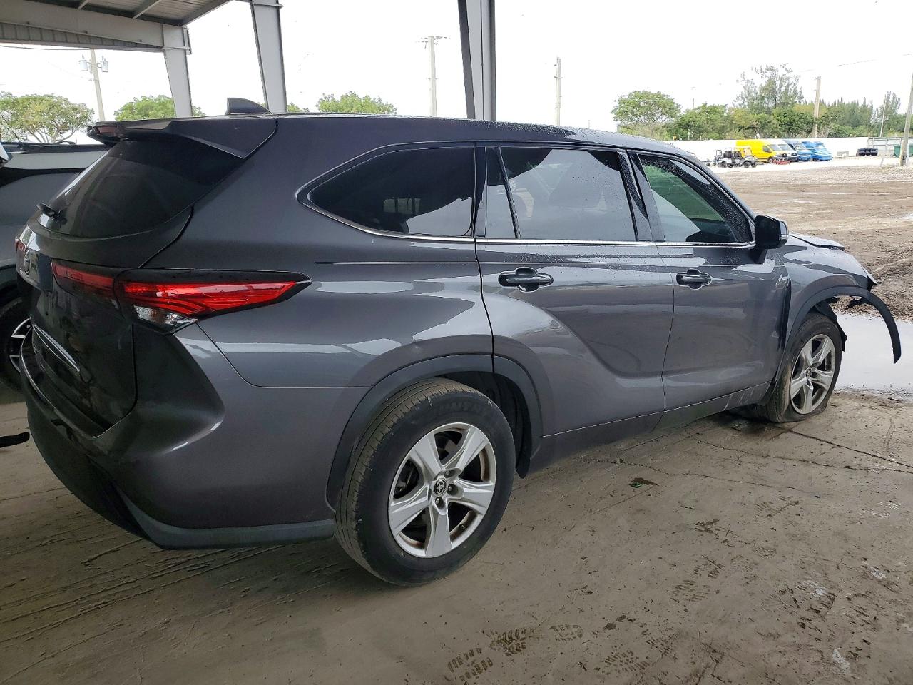 2021 TOYOTA HIGHLANDER L photo 3