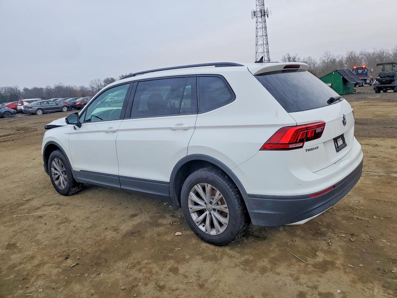 2020 VOLKSWAGEN TIGUAN S photo 2