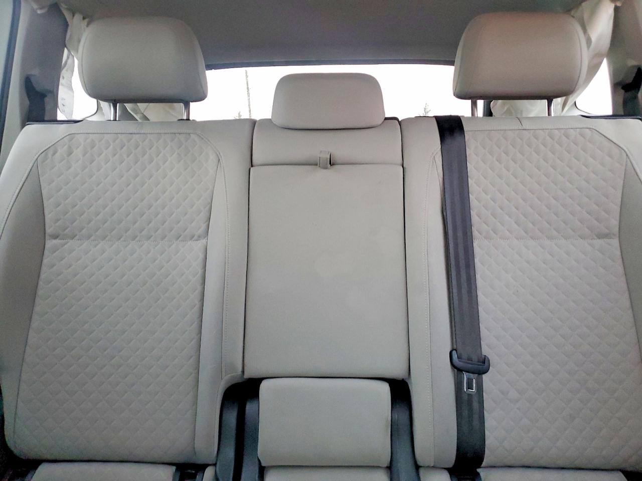 2020 VOLKSWAGEN TIGUAN S photo 10