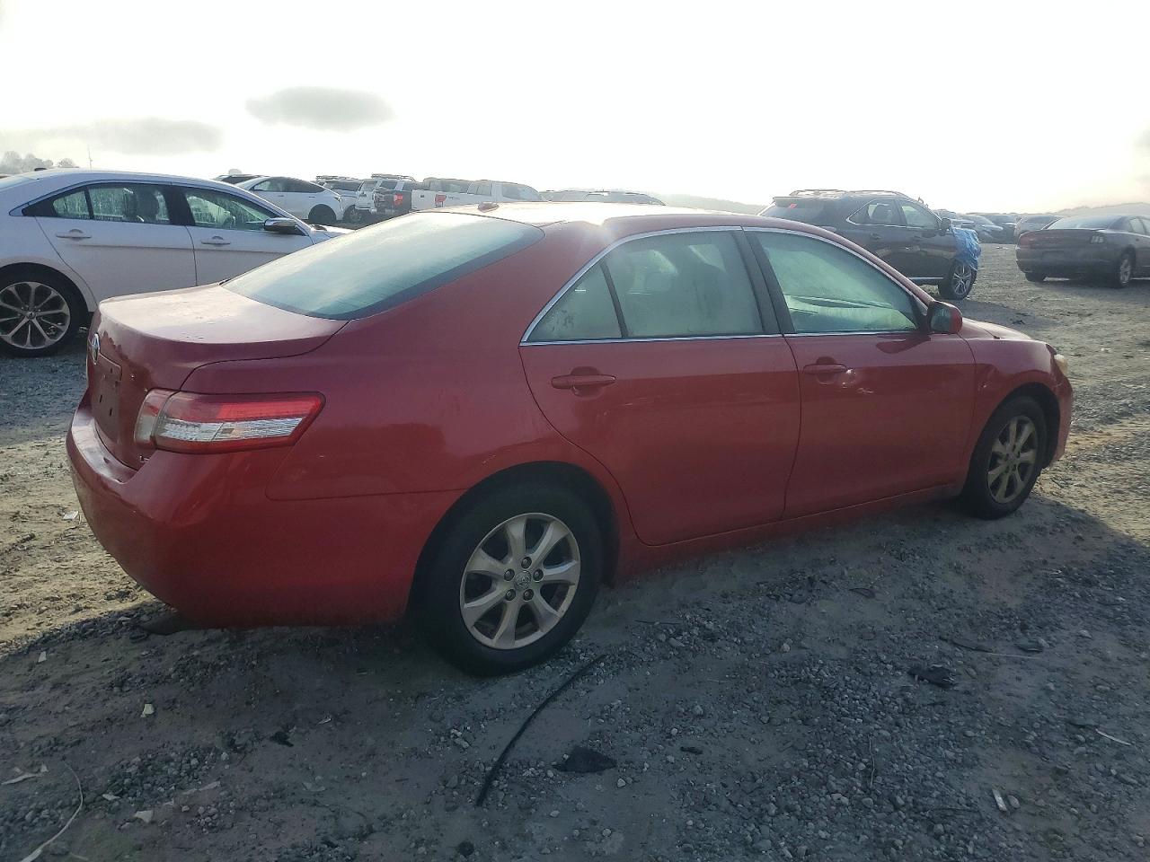 2011 TOYOTA CAMRY BASE photo 3